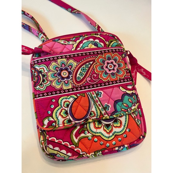 Vera Bradley women’s small crossbody purse floral paisley pre-owned like new - Picture 1 of 9